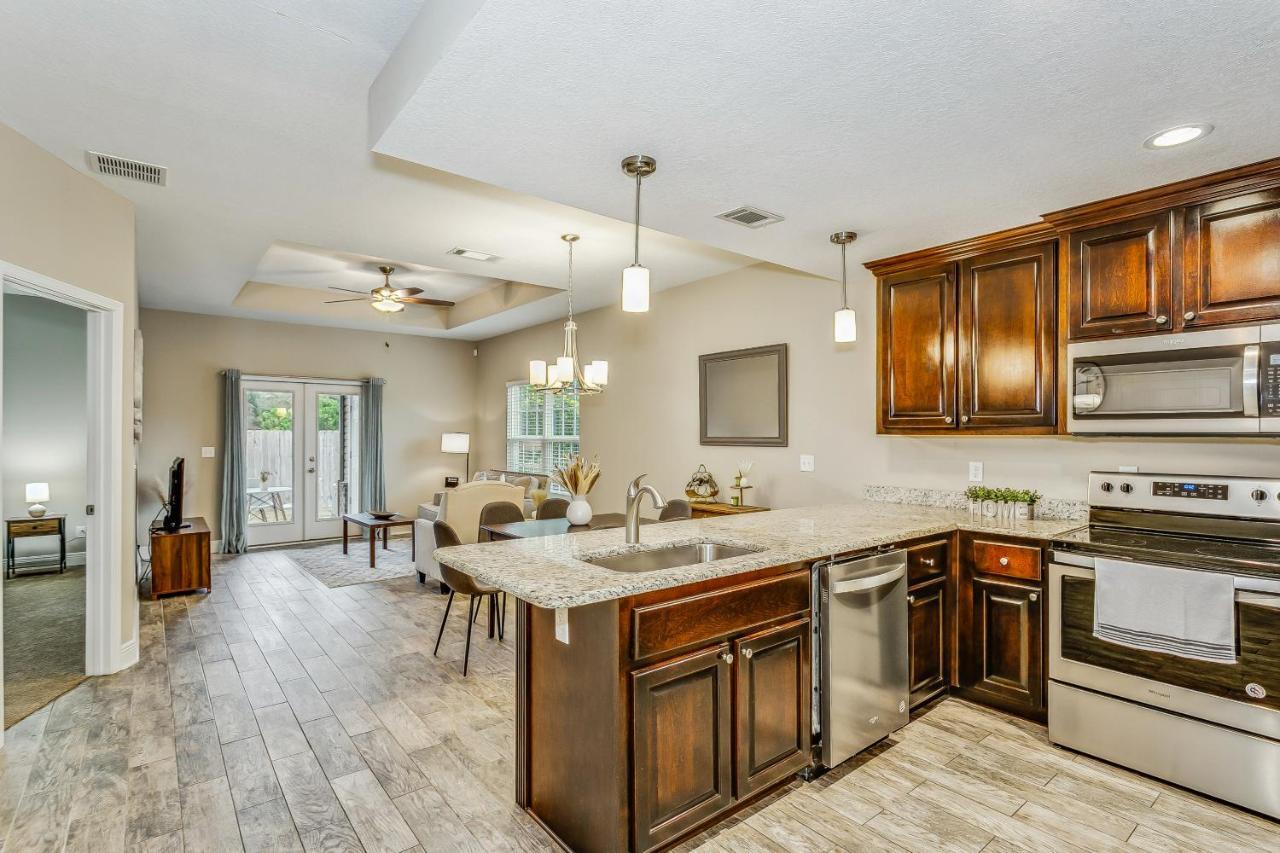 Lovely Town-Home In ペンサコーラ エクステリア 写真